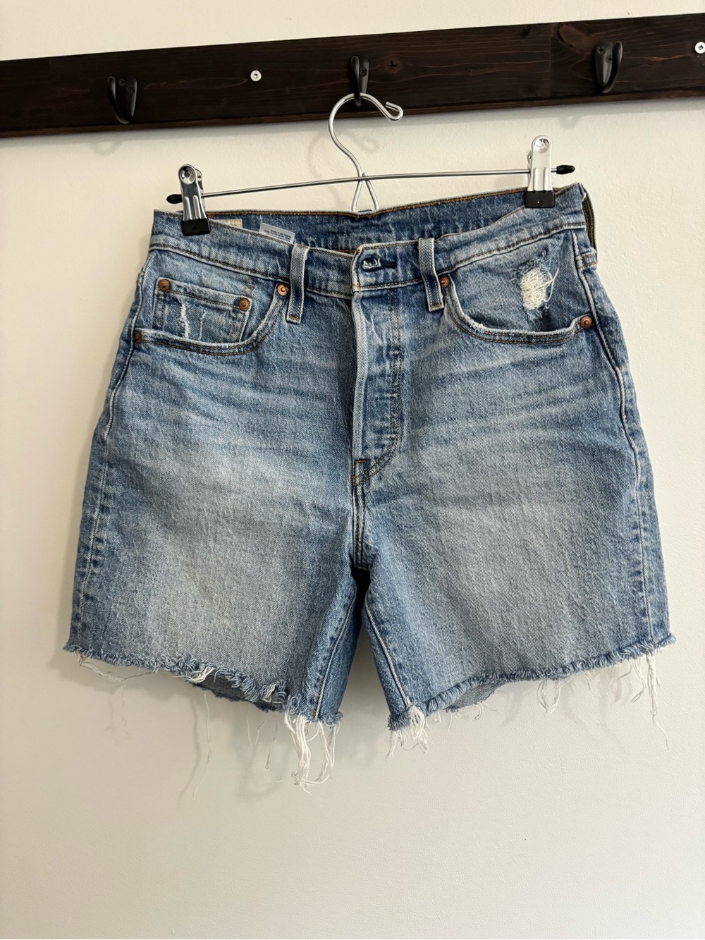 Casual Everyday 501 Levi Strauss High-Waisted Light Blue Denim Shorts- W 28